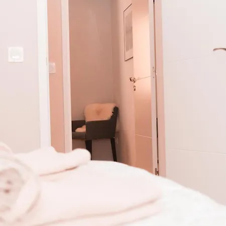 Appartement Le Petit Cathare, Nid Rénové Au Cœur De Quillan